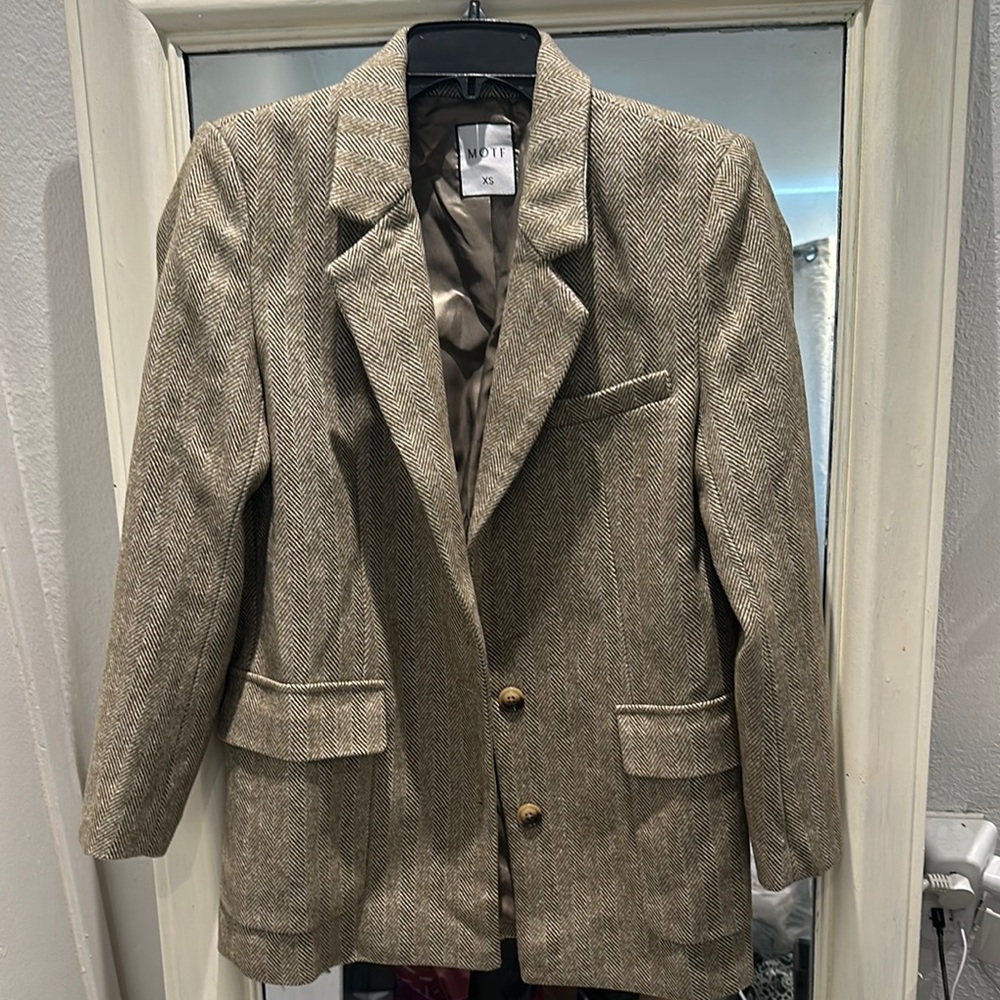 Tan Blazer Suit Jacket with Notched Lapels and Structured Look